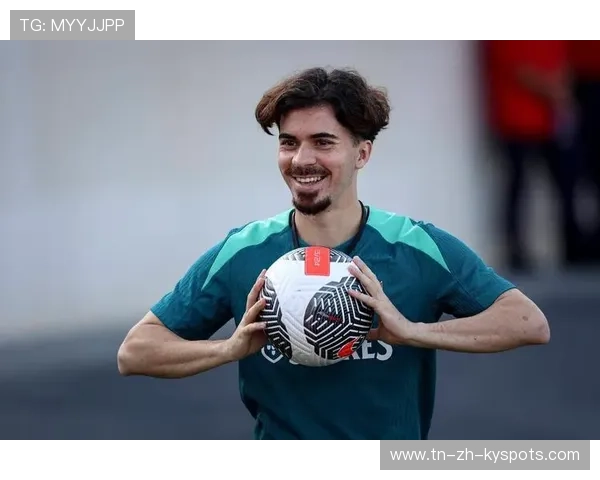 巴黎准备换掉整个中场线,迎接全新阵容的挑战 巴黎准备换掉整个中场线,迎接全新阵容的挑战